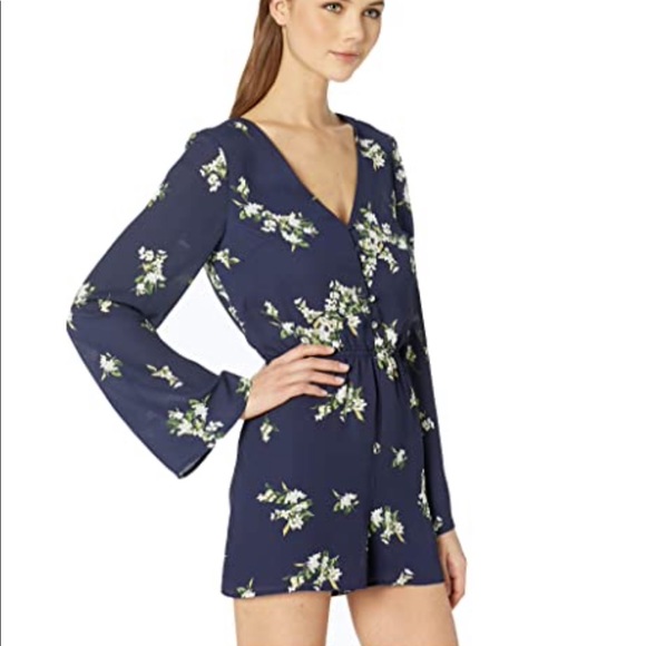 Cupcakes and Cashmere Dorene floral romper NWT XS - Picture 8 of 10